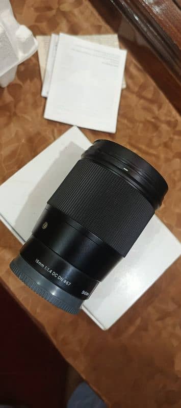 Sony 16mm 1.4 DG DN lens 3