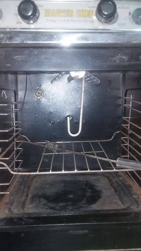 GOOD CONDITION OVEN FOR SALE 1