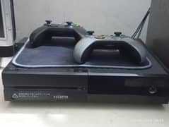 Xbox One with 2 Controllers + 7 Games