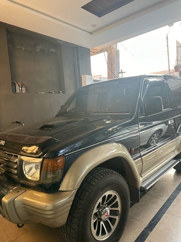 Mitsubishi Pajero 1993 3