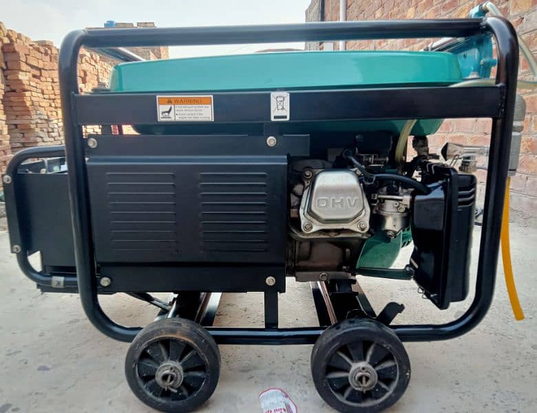 Generator OES(orient) p2200E Petrol/gasoline 2.2Kwh condition like new 3