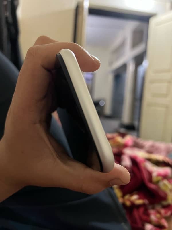 iphone 11 64gb Non PTA/ LLA MODEL 3