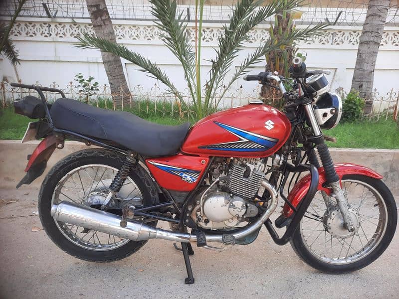 SUZUKI GS-150cc Self start Model 2016 Karachi Number Seald Engine. 2