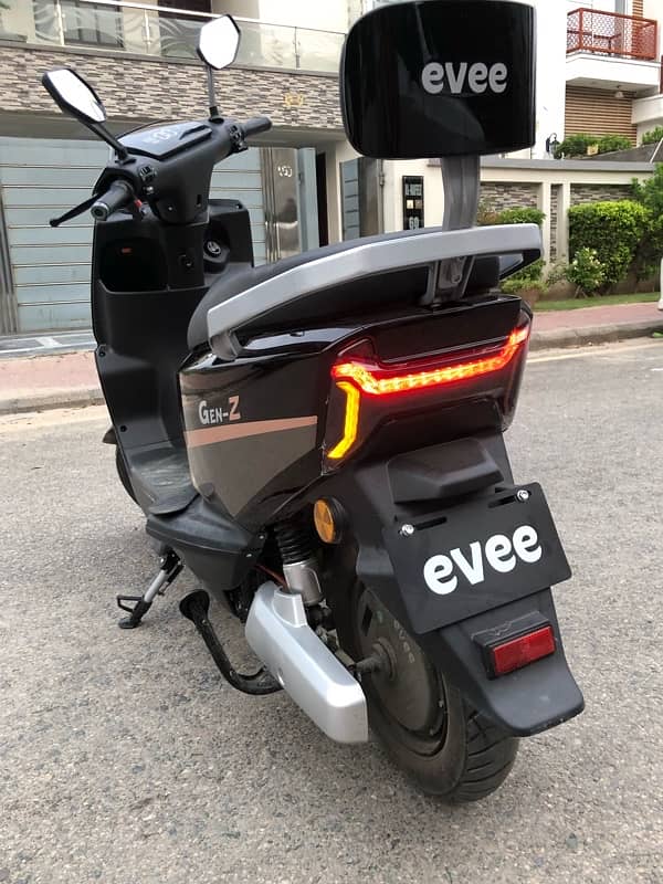 iam selling my evee scooter gen z 0