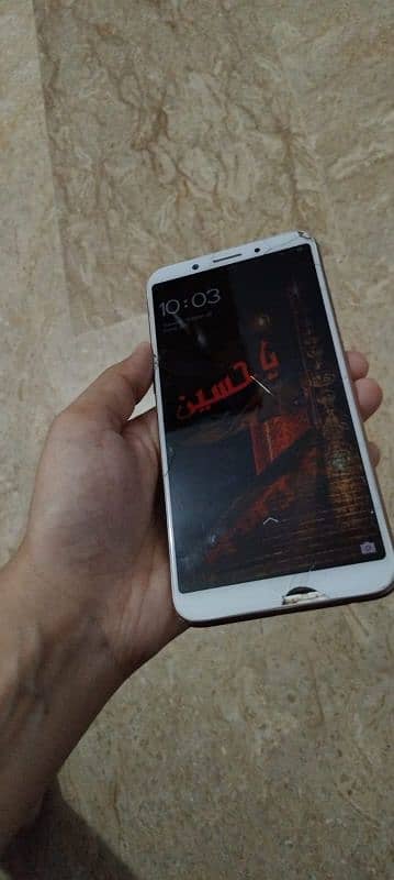 oppo a83 one hand used mobile with low price 3