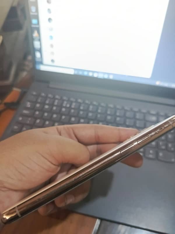 Iphone 11 pro PTA 6