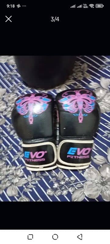 urgent sale yah mana 3200 ka liya tha Hand wraps gift 1