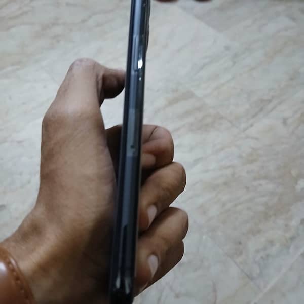 Iphone 11pro Non PTA 4