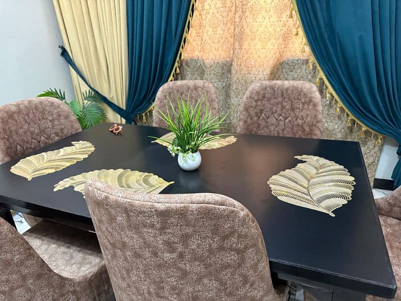 6 seater Dining table for SALE 1