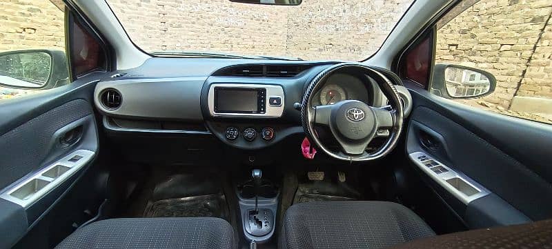 Toyota Vitz 2015 13