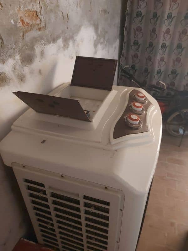 Room air cooler 1