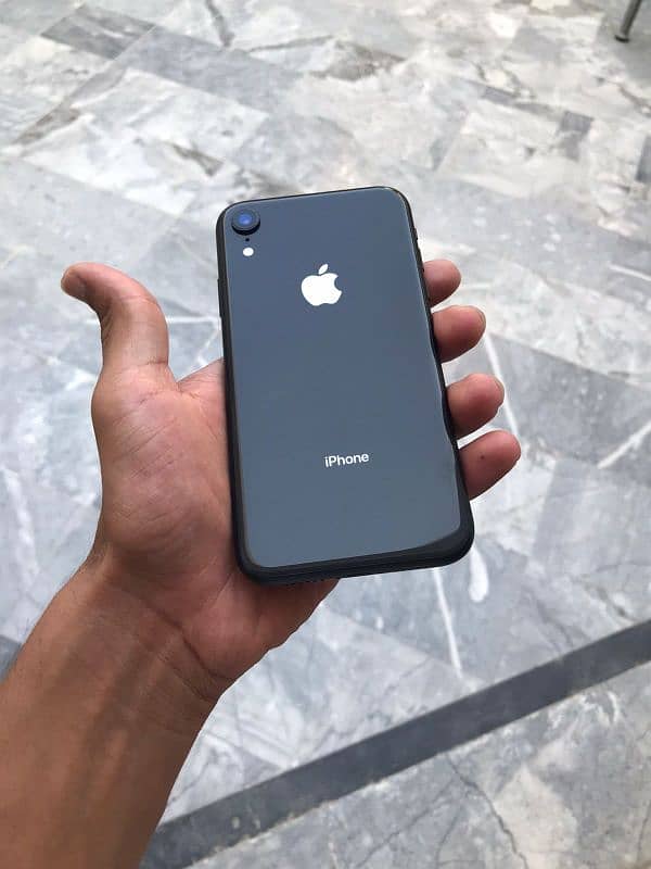 I phone XR Non Pta 10 by 10 64gb 4