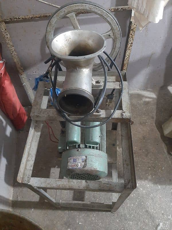 qeema machine with 2hp motor 1