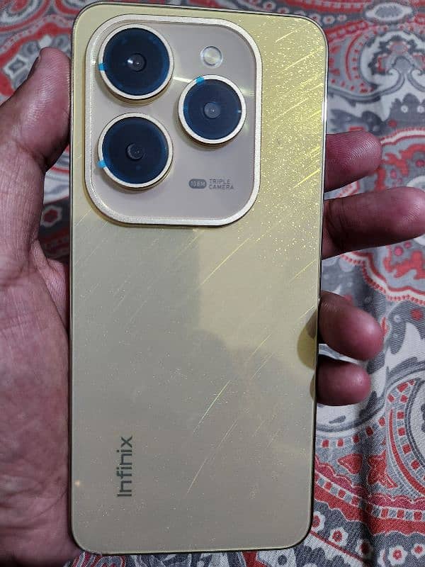 Infinix Hot 40 pro 1