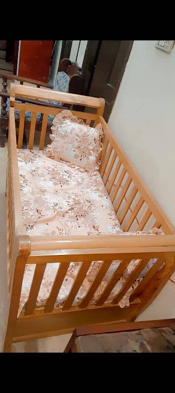 good baby cot new matress 4