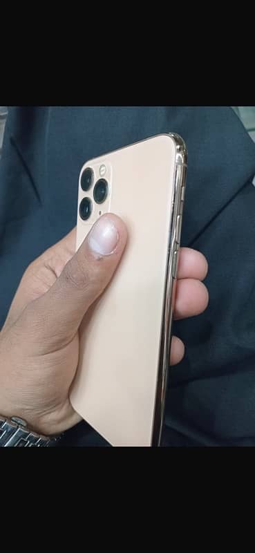 iphone 11 pro 2