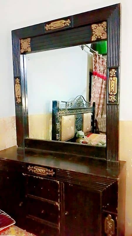 dressing table 0