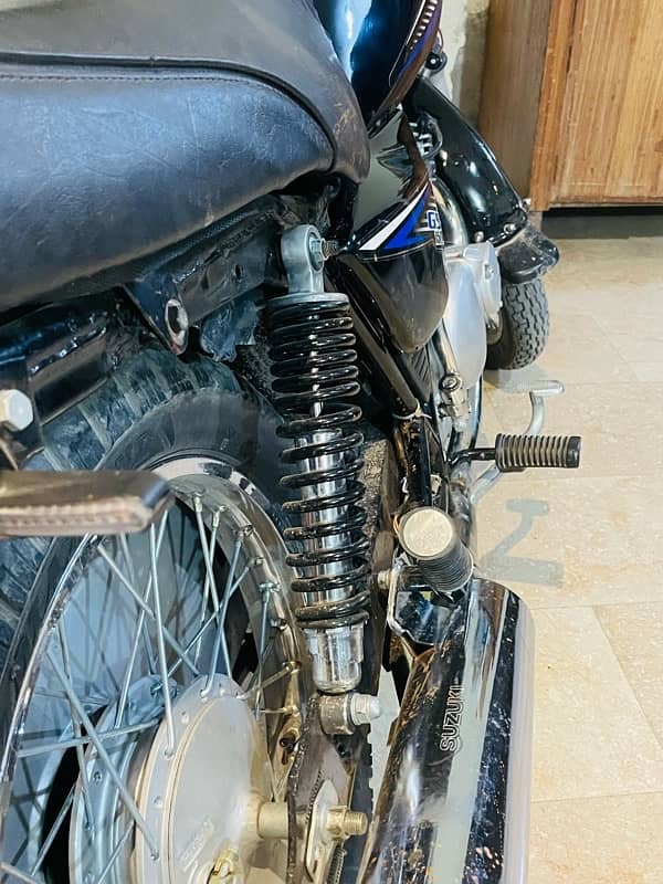 Suzuki gs 150 11