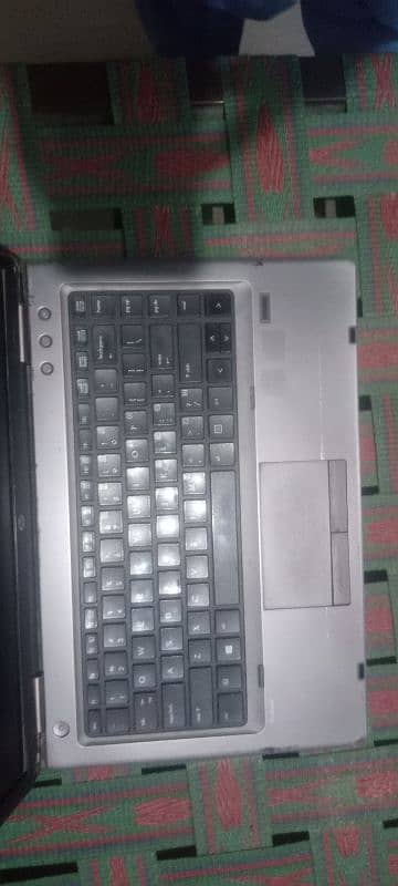 HP laptop 4/320 3