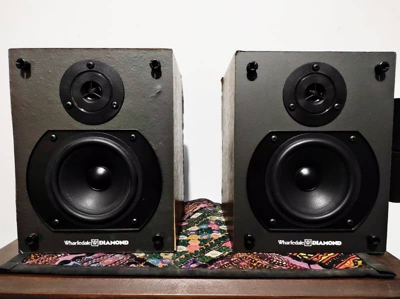 Wharfedale speakers like Bose, Yamaha, Klipsch, JBL, pioneer 0