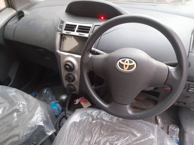 Toyota Vitz 2010 7