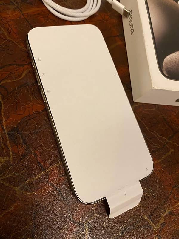 iPhone 15 Pro , JV 256GB , Complete Box, 100% Battery , Almost new 4