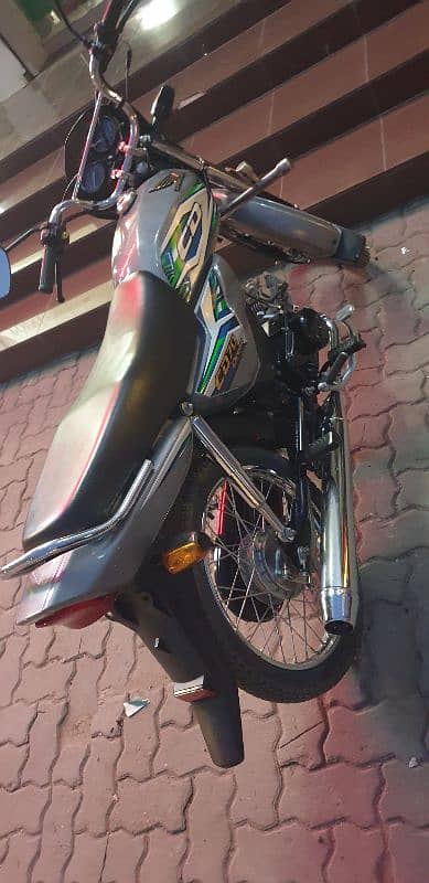 HONDA CD 70 DREAM SILVER COLOUR SAAF CONDITION OPEN LATER 2