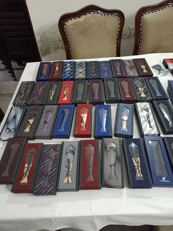 Tie set's, lapel pins & silk pocket square 9