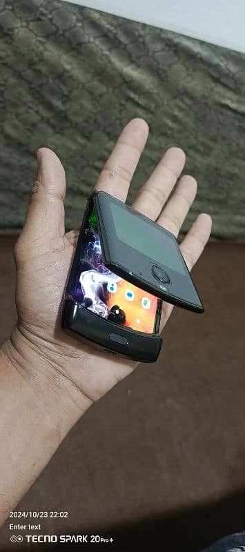 moto razr flip 11