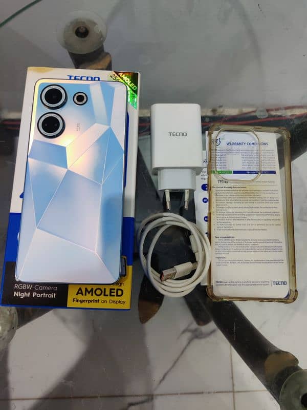 TECNO CAMON 20 complete box 16/256 ( 3 months warranty left) 1