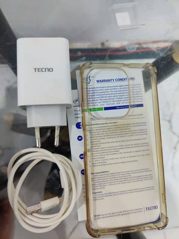 TECNO CAMON 20 complete box 16/256 ( 3 months warranty left) 4