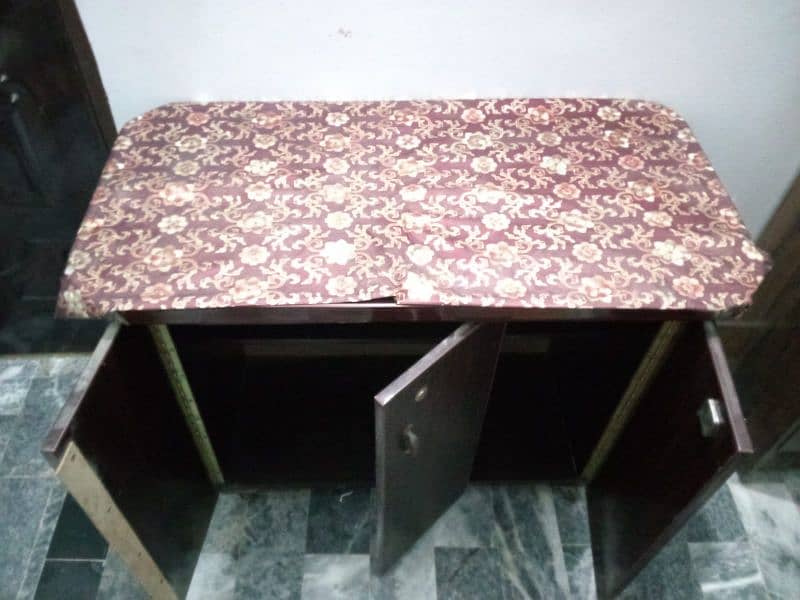 study table best choice for hostalers 10