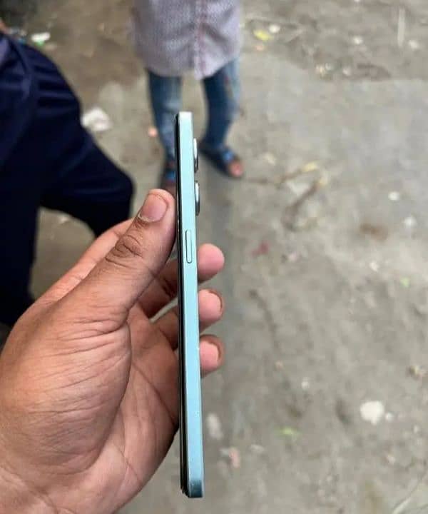 oppo F21 pro 5G  condition nee 4