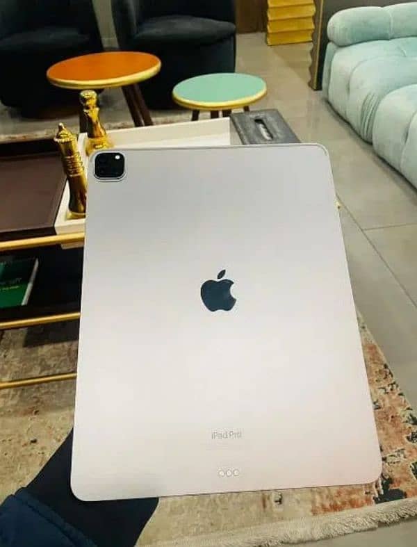 Apple Ipad Pro my WhatsApp no 0322/010/51/63 0