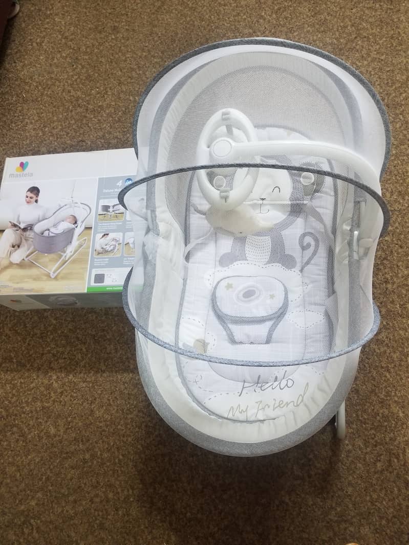 Mastela 4 in 1 bassinet 4