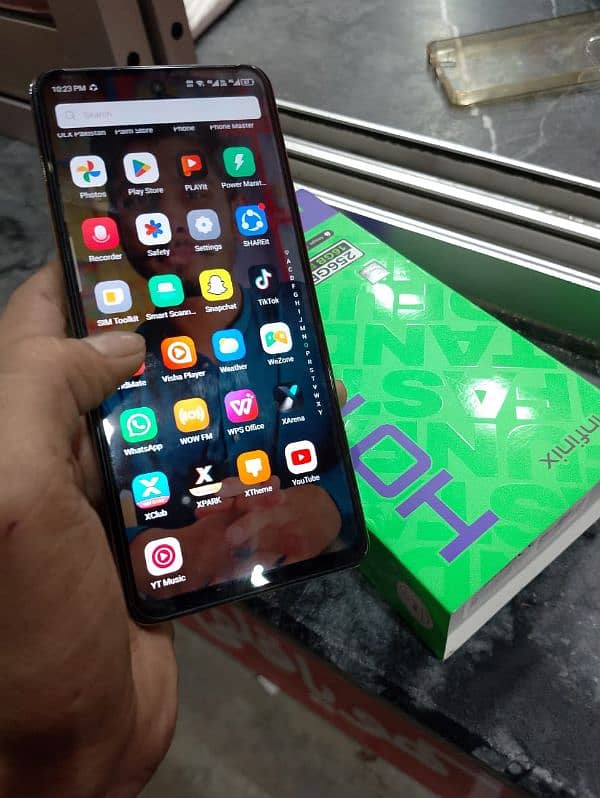 full box ha Infinix hot 40 pro only 10 days used 2