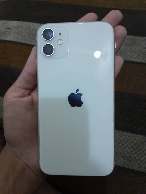 iPhone 11 3