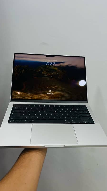 Macbook Pro 2021 M1Pro 14”inch 16Gb Ram 512Gb SSD 1