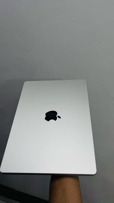 Macbook Pro 2021 M1Pro 14”inch 16Gb Ram 512Gb SSD 2