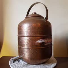 Vintage large copper dispenser 20 litres capacity.