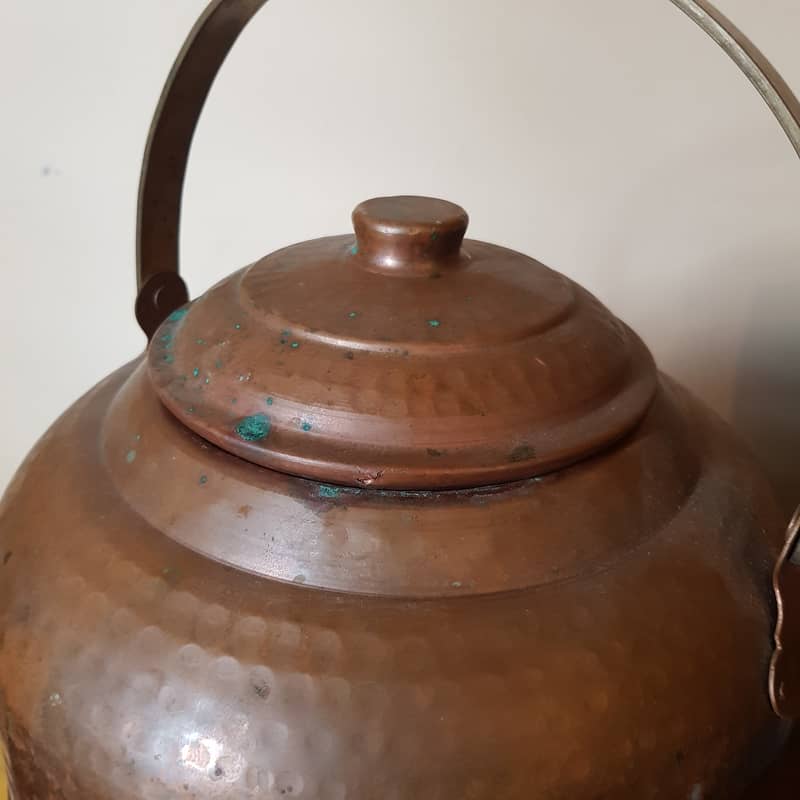 Vintage large copper dispenser 20 litres capacity. 4