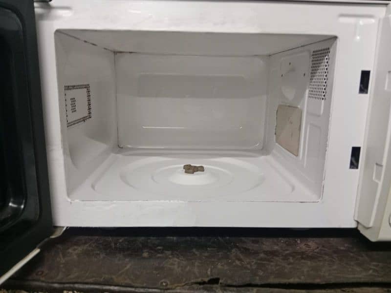 Microwave oven 1