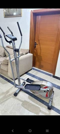 Elliptical cross trainer