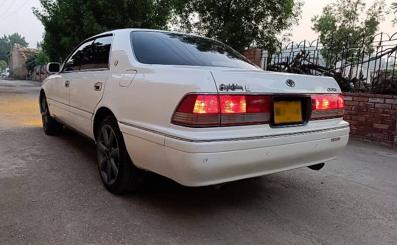 Toyota Crown 1996/2015 3