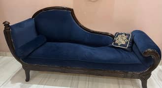 Comfortable, elegant Blue Dewaan