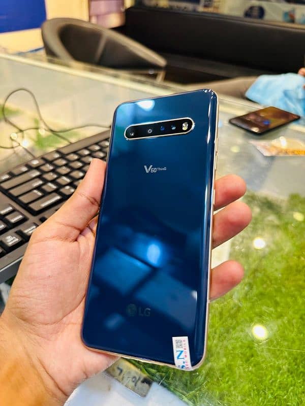 LG V60 THINQ 1