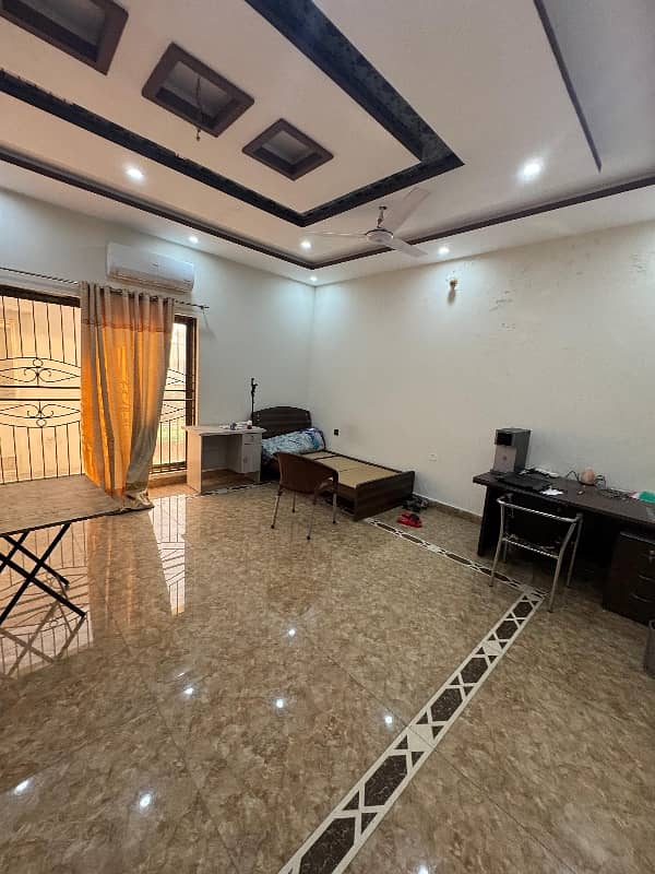 BRAND BEAUTIFUL HOUSE FOR RENT 7