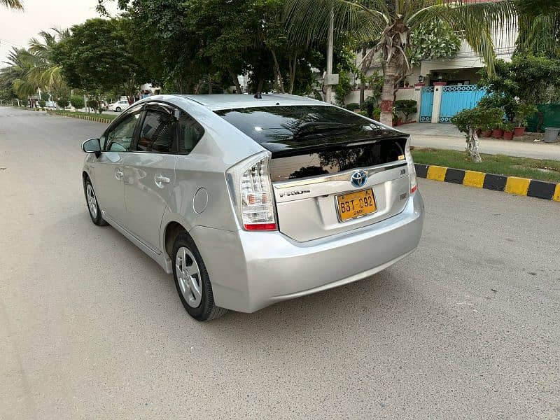 Toyota Prius S LED 1.8 2