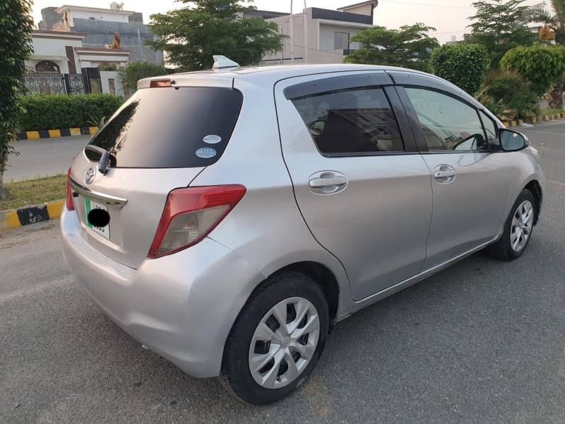 Toyota Vitz 1