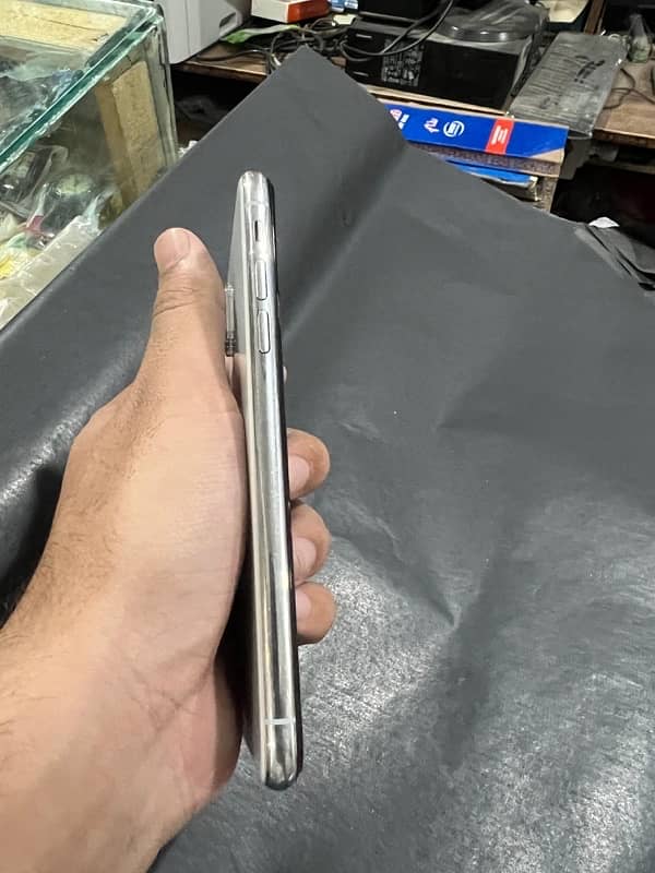 iPhone XS pTA approved duil sim approved 64 gb all ok condition 3